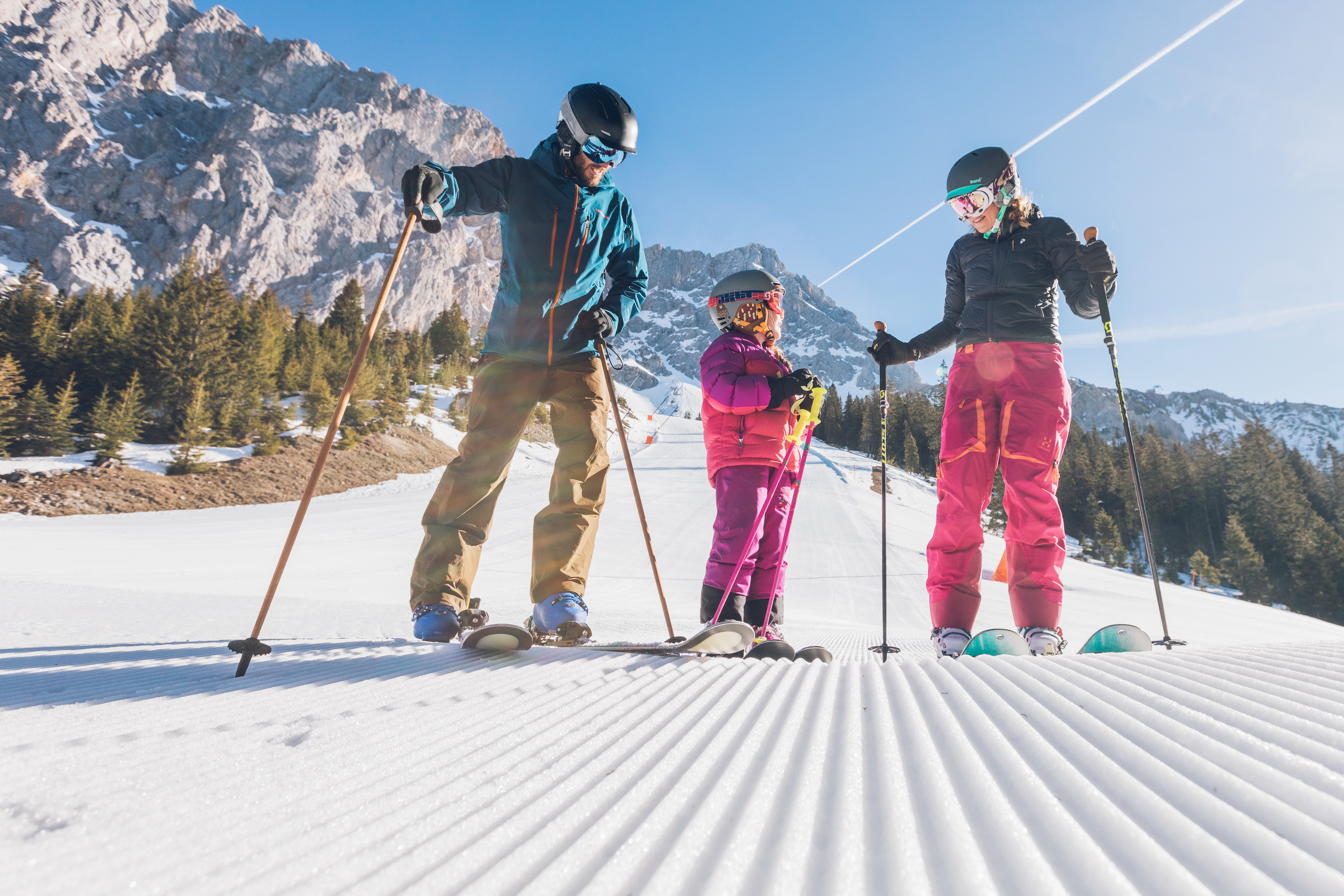 Skifahren Familie(c)TZA_C. Jorda (9) TRUEFER's 545 rose